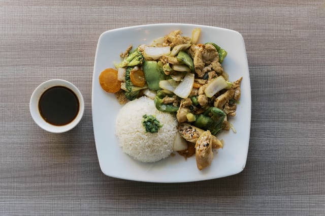 S3. Spicy Stir-Fried Chicken.